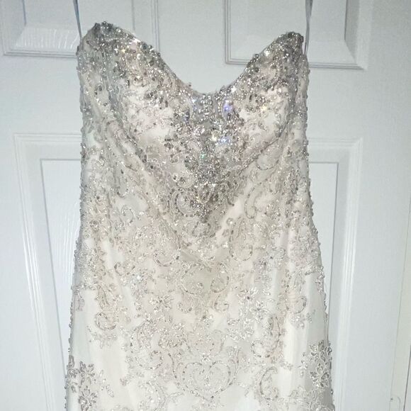 Essence of Australia Mermaid Wedding Gown style D2401 - Picture 16 of 16